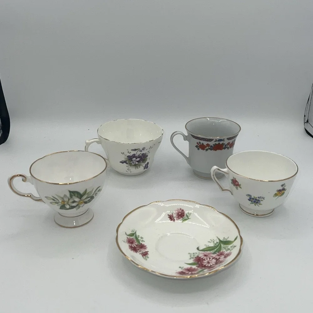 4 TEA‎ CUPS & 1 SAUCER BONE CHINA  FLORAL